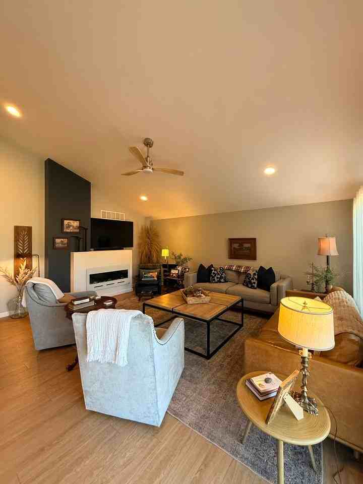 227 Paradigm Dr - Photo 4 of 11