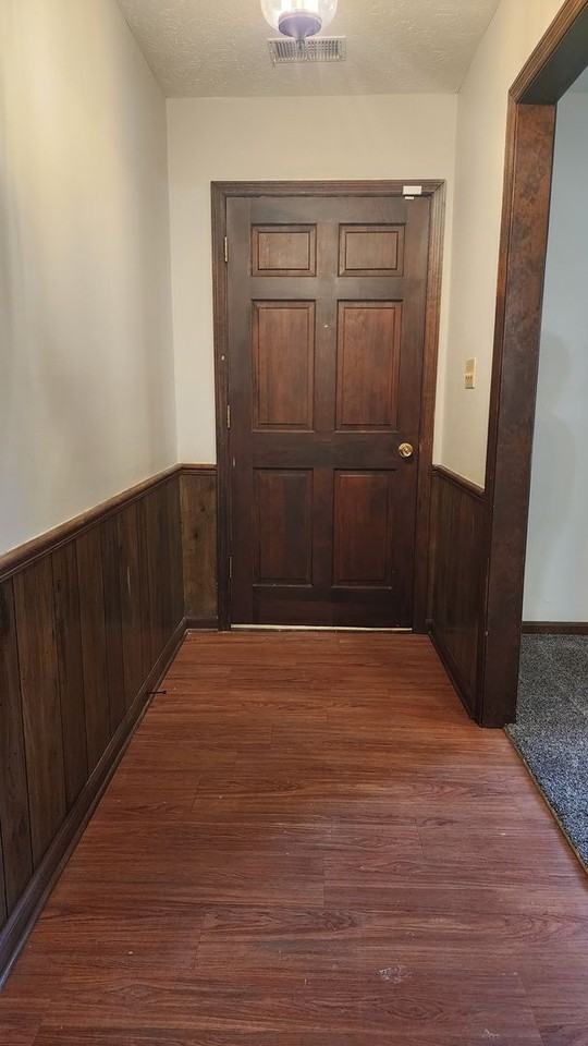 2905 7th St - Photo 3 of 50