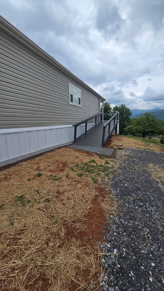 557 Monteith Branch Rd - Photo 3 of 18