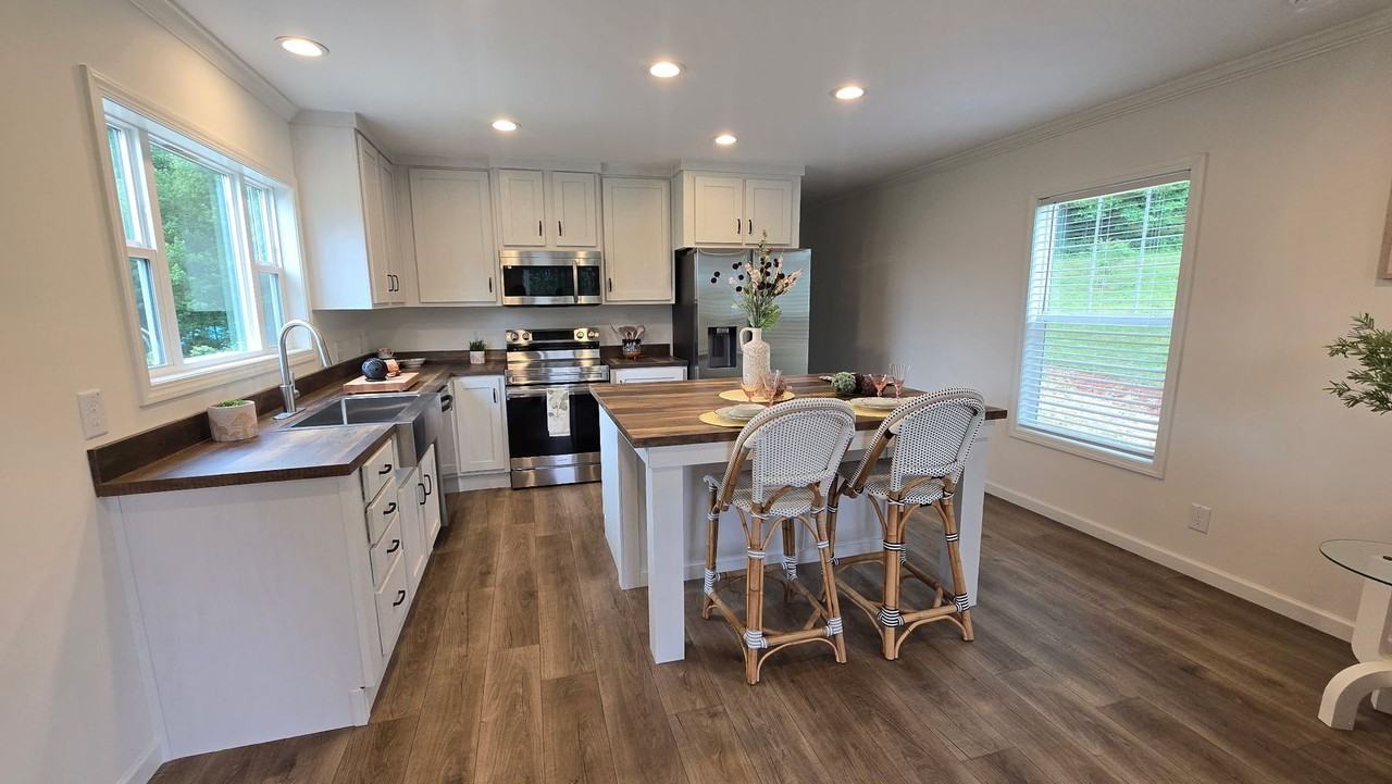 557 Monteith Branch Rd - Photo 6 of 18