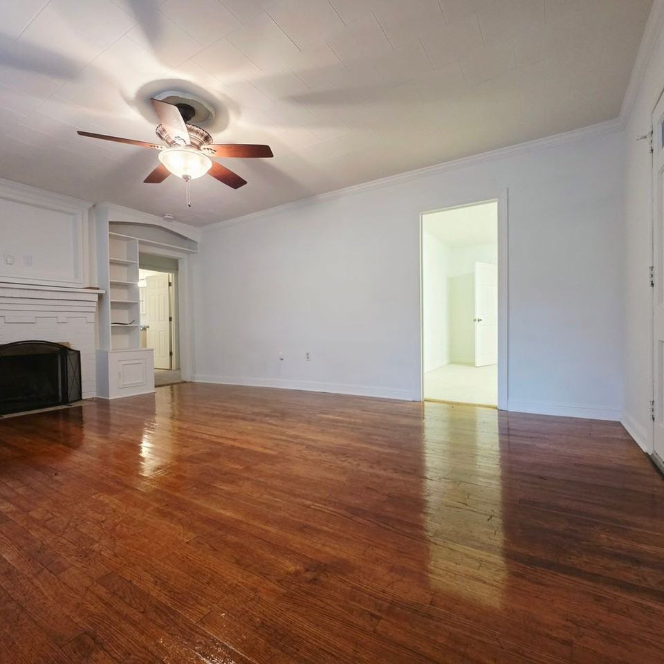 306 11th St - Photo 6 of 7