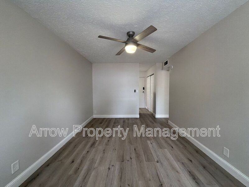 1215 E St - Photo 4 of 8