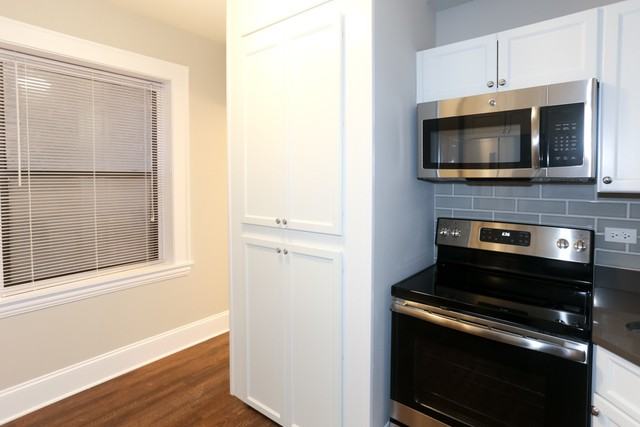 W Lakeside Pl & N Clarendon Ave - Photo 7 of 15