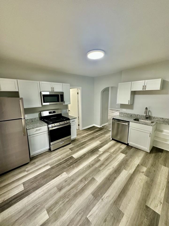 1917 West 21st - Photo 6 of 16