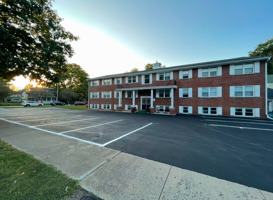 featured image of 105 E Sands St