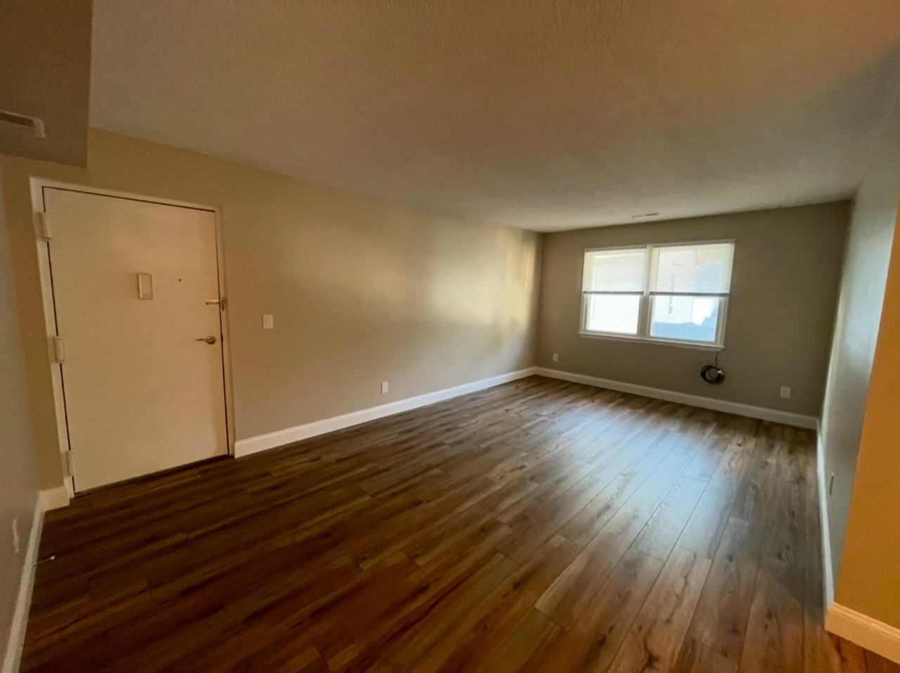 105 East Sands Street - Photo 6 of 13