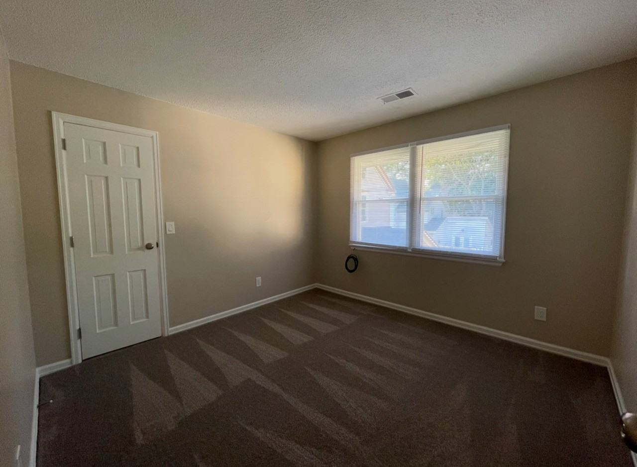 105 East Sands Street - Photo 7 of 13