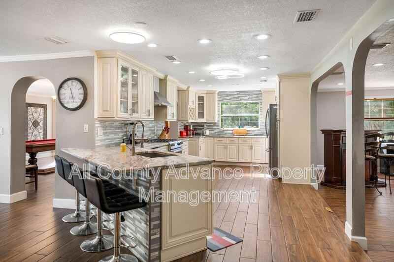 1833 N Keene Rd - Photo 3 of 32