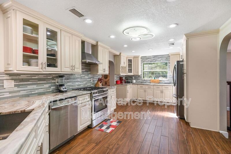1833 N Keene Rd - Photo 4 of 32