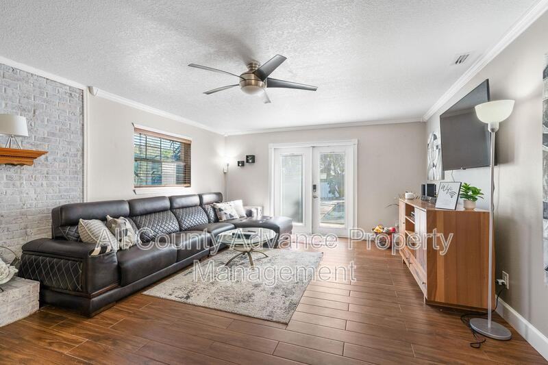 1833 N Keene Rd - Photo 6 of 32