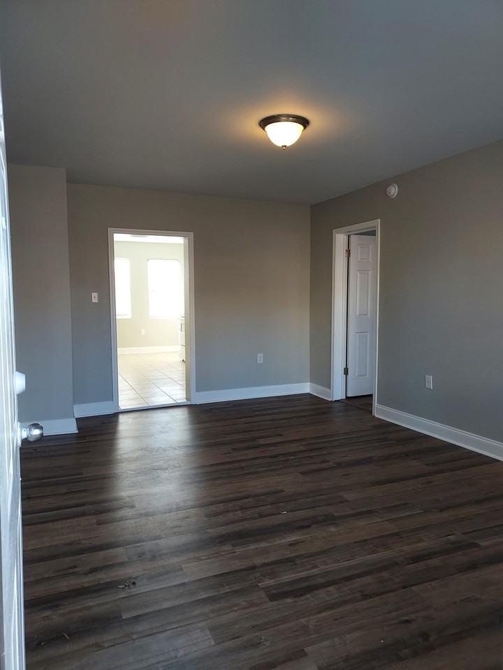 121 - 137 Sharpe Street - Photo 2 of 31