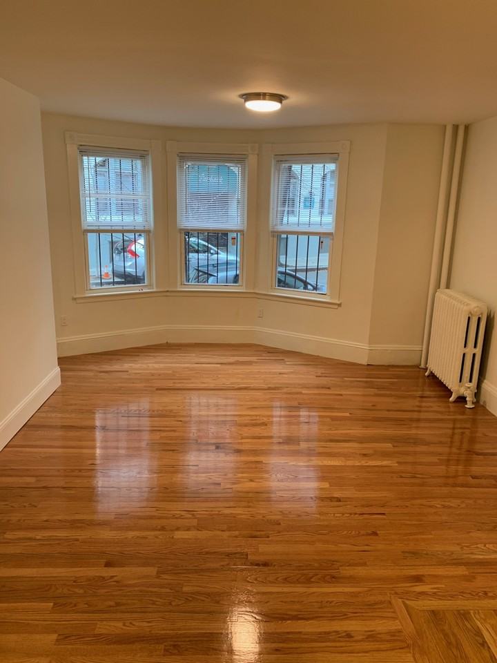 32 Edgerly Road - Photo 5 of 35