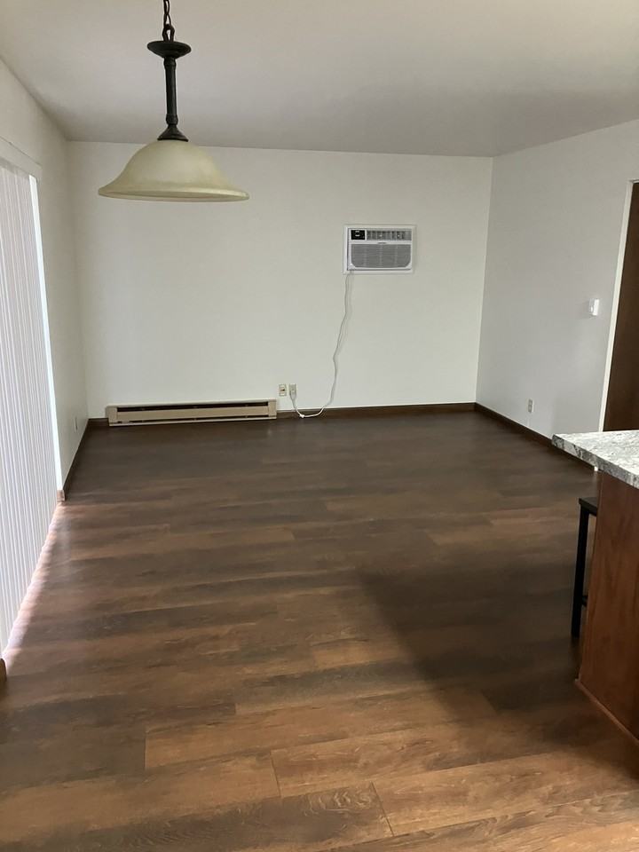 376 Lincoln Street - Photo 2 of 23