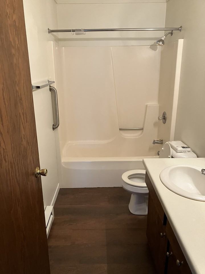 376 Lincoln Street - Photo 3 of 23