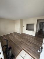 featured image of 123 W 7th Ave