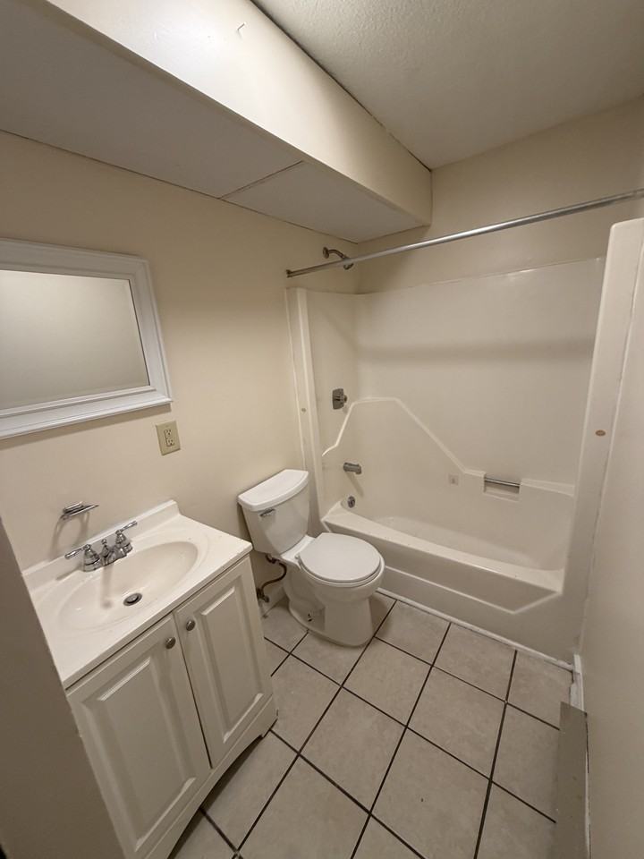 123 W 7th Ave 2 - Photo 4 of 8