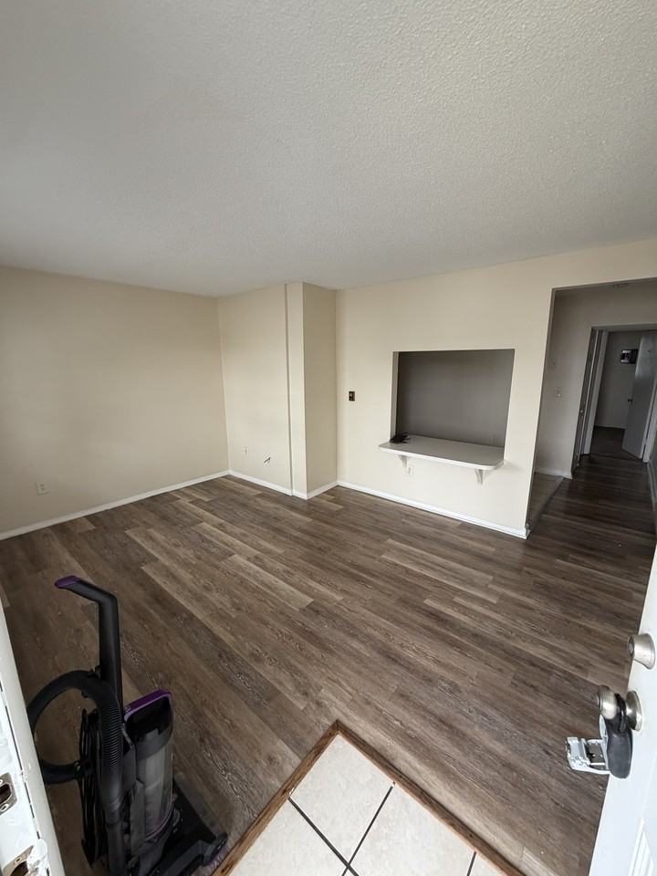 123 W 7th Ave 2 - Photo 5 of 8