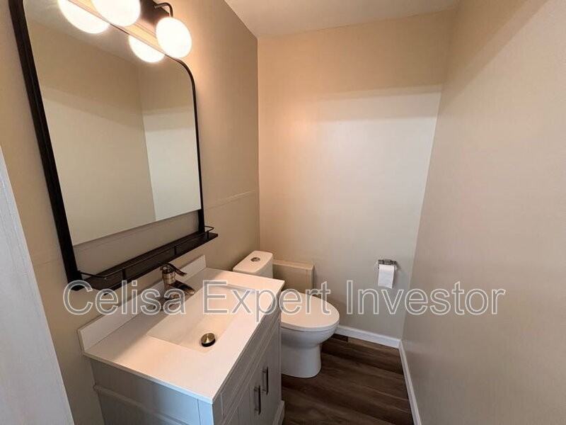 2128 Broadway - Photo 4 of 7