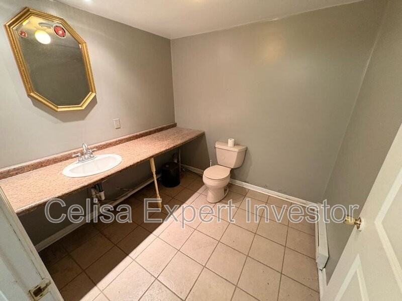 2128 Broadway - Photo 6 of 7