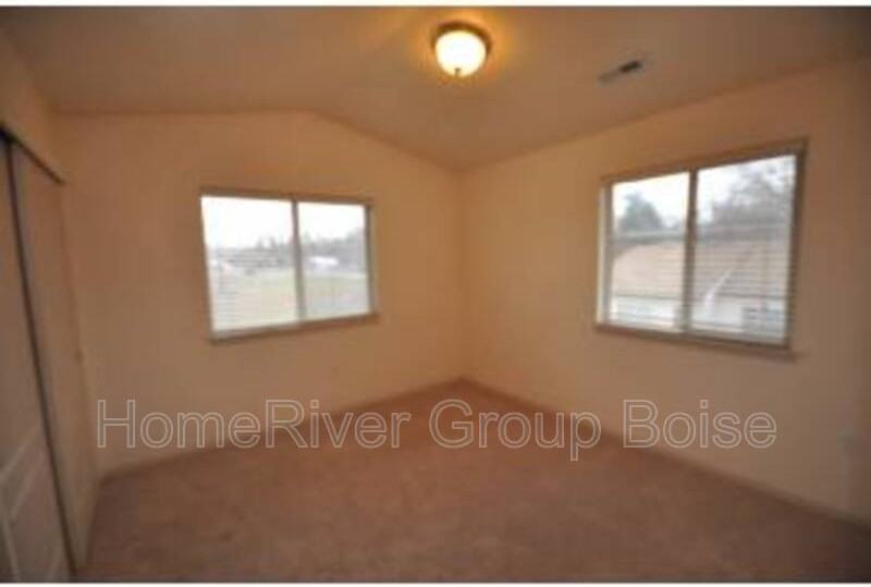 2296 W Kootenai St - Photo 4 of 8
