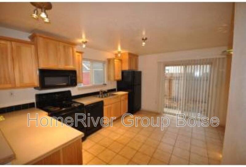 2296 W Kootenai St - Photo 5 of 8