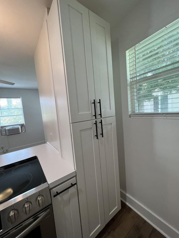 821 2nd Street North - Photo 4 of 30