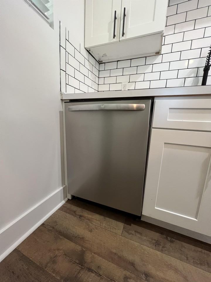 821 2nd Street North - Photo 6 of 30