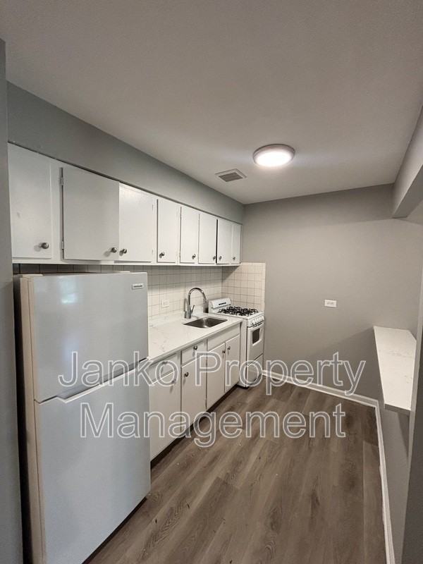 3331 Commercial Ave #9 - Photo 4 of 5