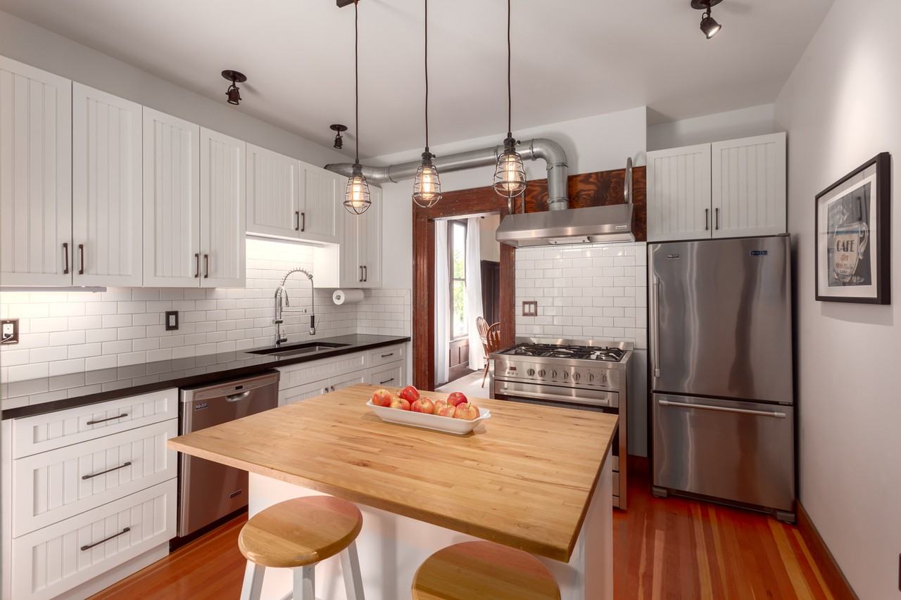 3824 Lanark Street - Photo 4 of 6