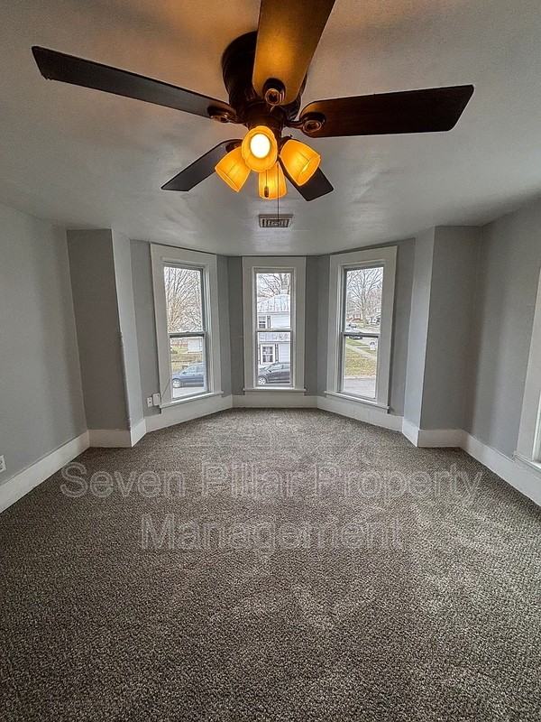 703 E 4th St - Photo 3 of 15