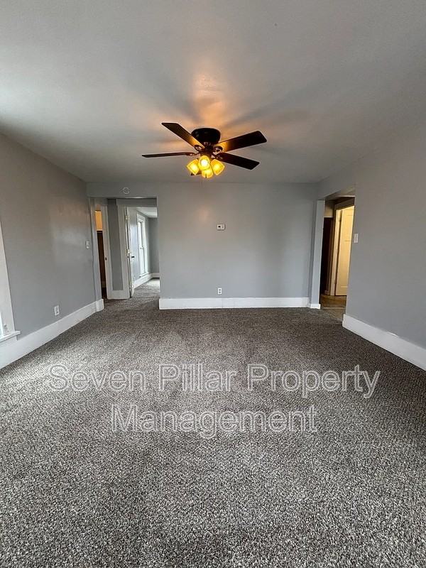 703 E 4th St - Photo 4 of 15