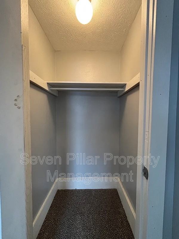 703 E 4th St - Photo 7 of 15