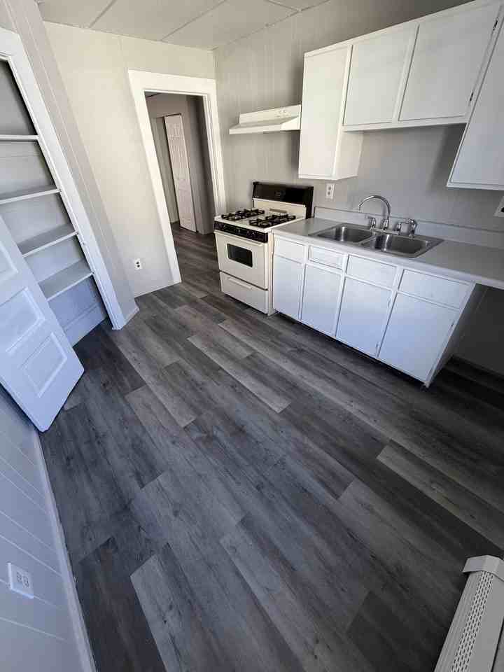 329 North Front Street - Photo 3 of 7
