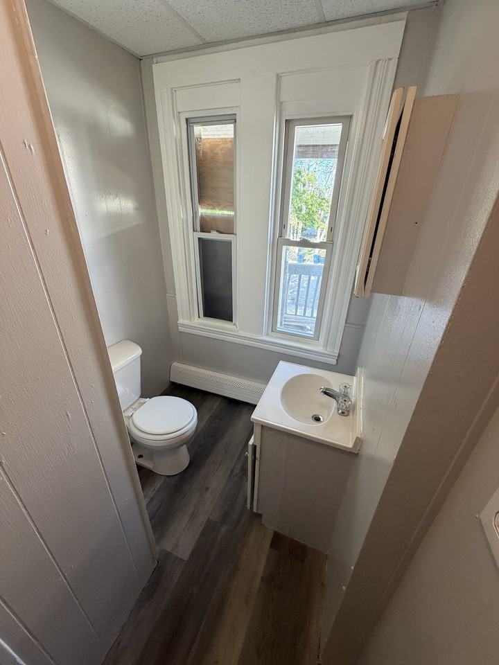 329 North Front Street - Photo 7 of 7