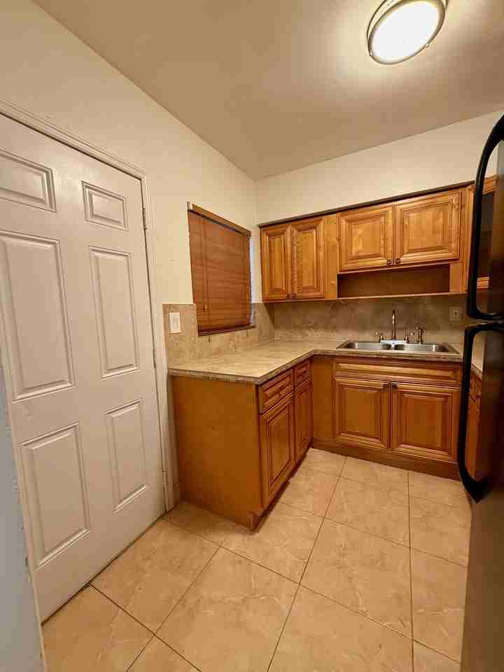 Wedgewood Apartments of Lake Worth - Photo 3 of 16