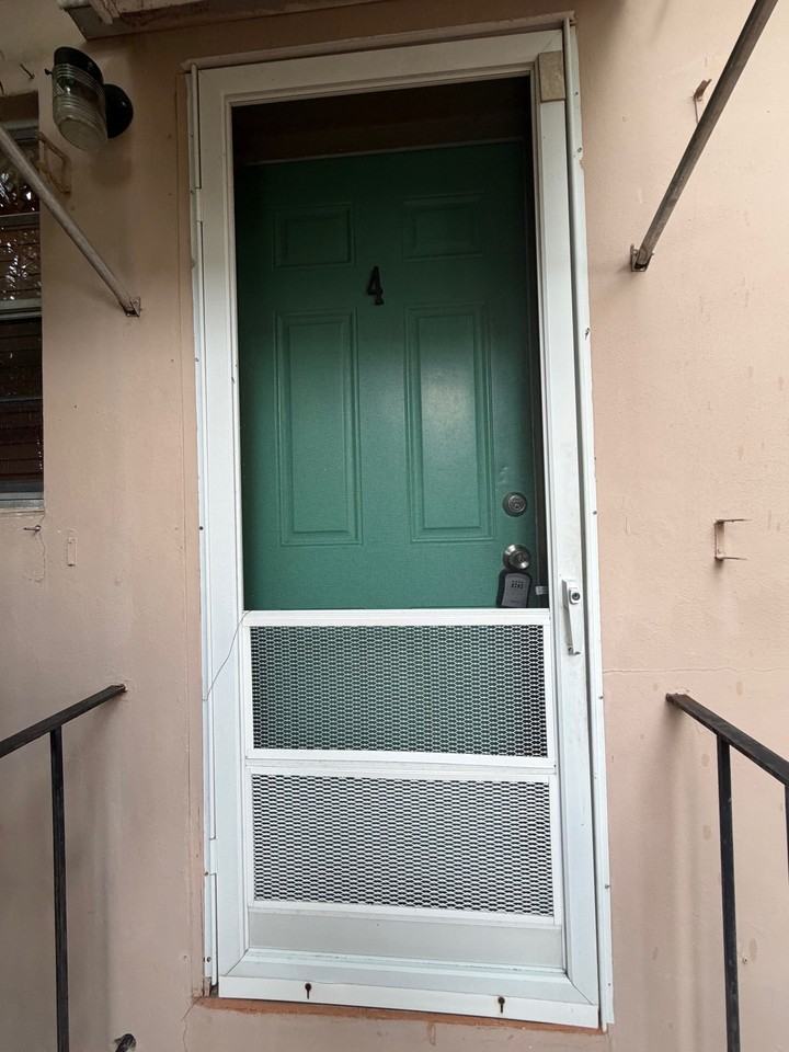 Wedgewood Apartments of Lake Worth - Photo 4 of 16
