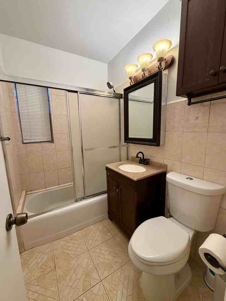 Wedgewood Apartments of Lake Worth - Photo 5 of 16