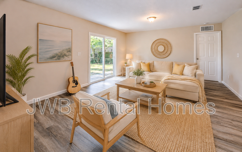3134 Phyllis St - Photo 6 of 15