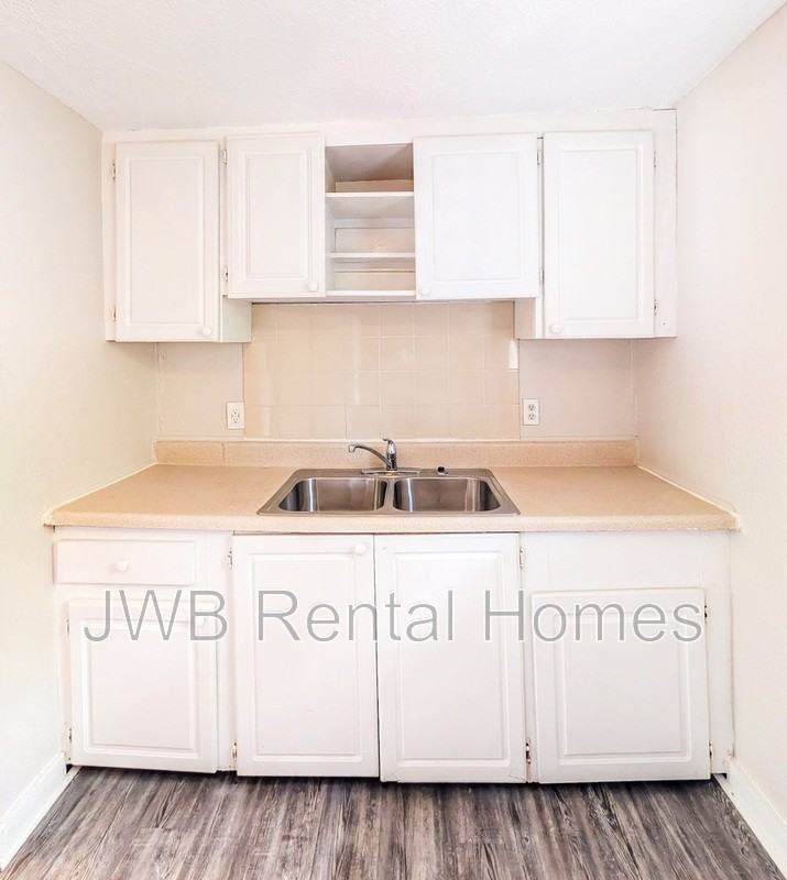 3933 Boulevard #2 - Photo 4 of 13