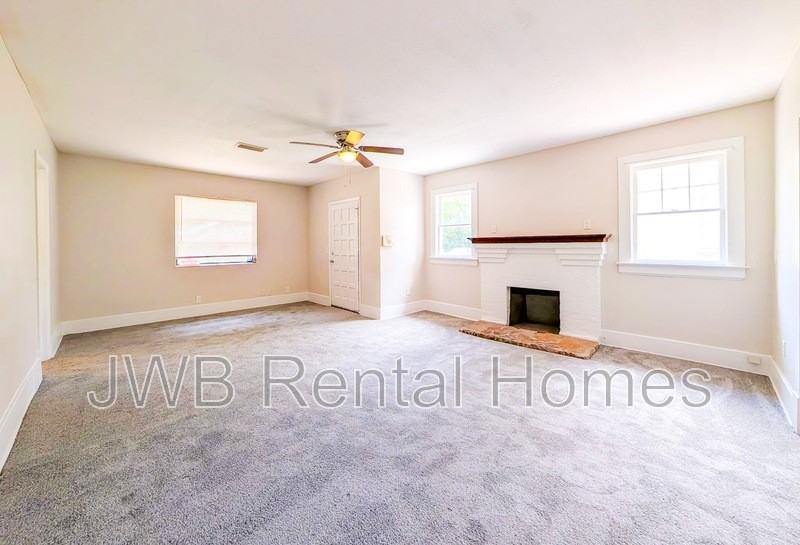 1166 Hamilton St - Photo 4 of 19