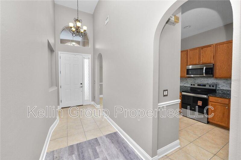 30816 Pumpkin Ridge Dr - Photo 2 of 43