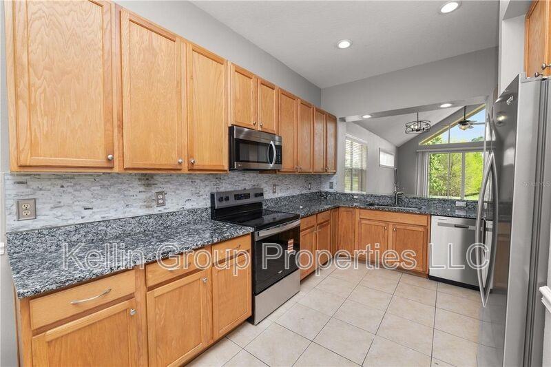 30816 Pumpkin Ridge Dr - Photo 4 of 43