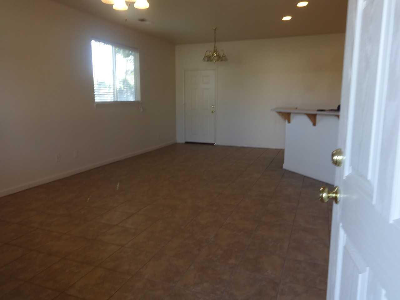 2510 Allen Street - Photo 4 of 19