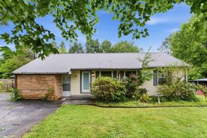 featured image of 1415 Creekwood Dr
