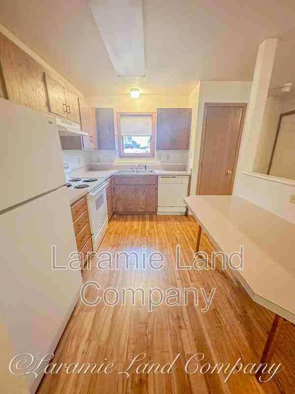 1171 N 17th St - Photo 3 of 6