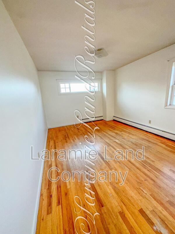 1453 N 5th St - Photo 3 of 8