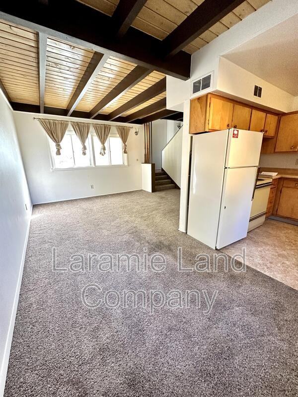 814 S 23rd St - Photo 3 of 7