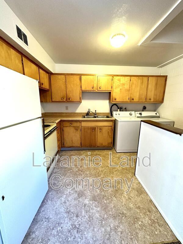 814 S 23rd St - Photo 4 of 7