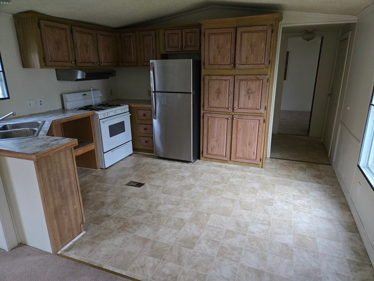 940 Nowlan Road - Photo 2 of 9