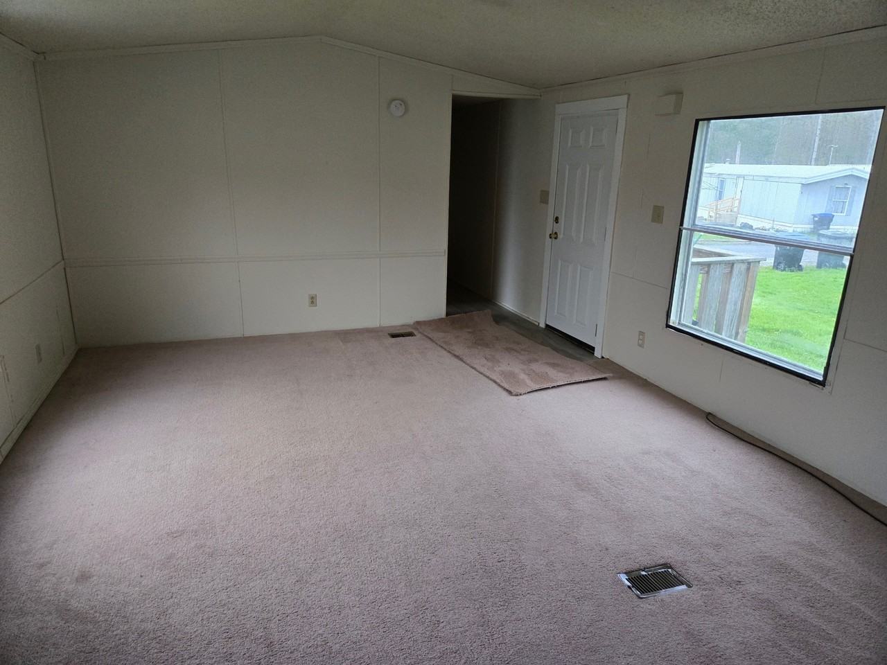 940 Nowlan Road - Photo 7 of 9